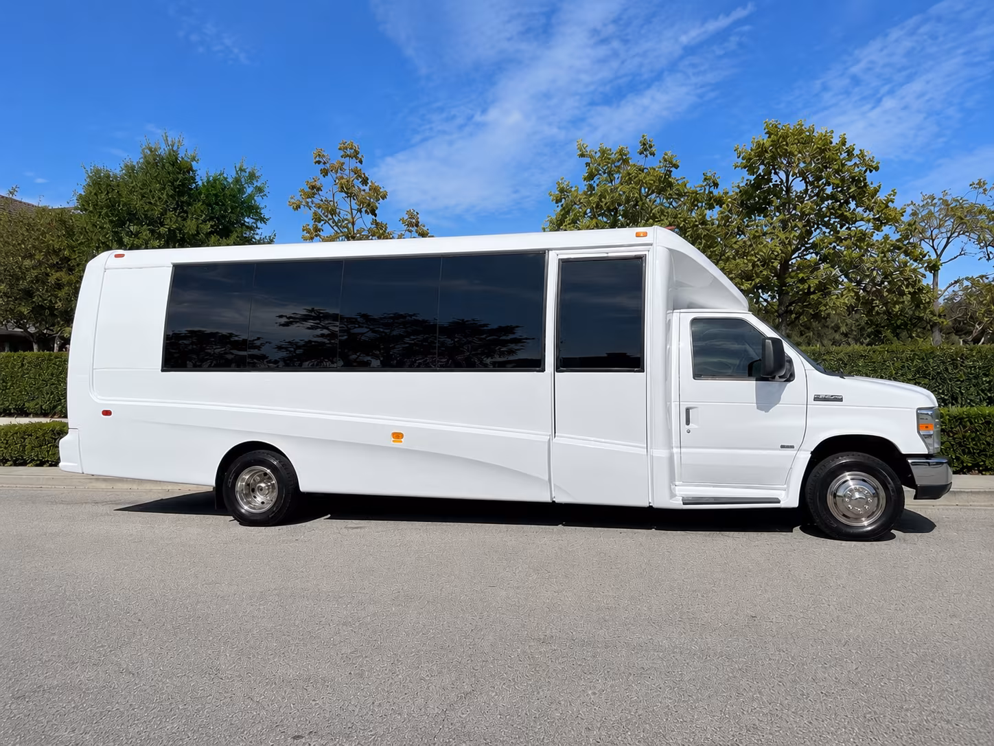 fall harvest wine tours are the busiest season book early