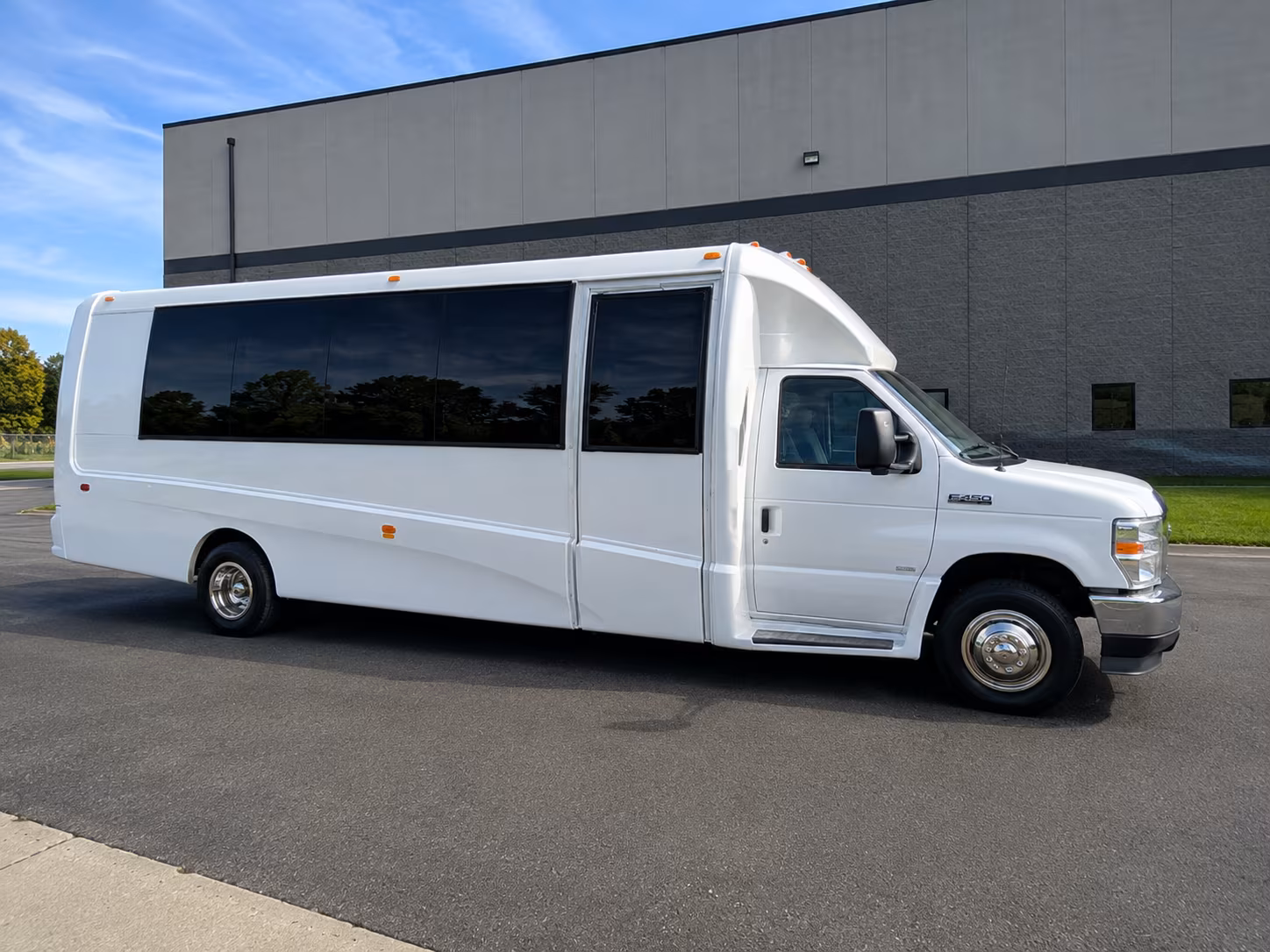 medford airport shuttle bus rentals