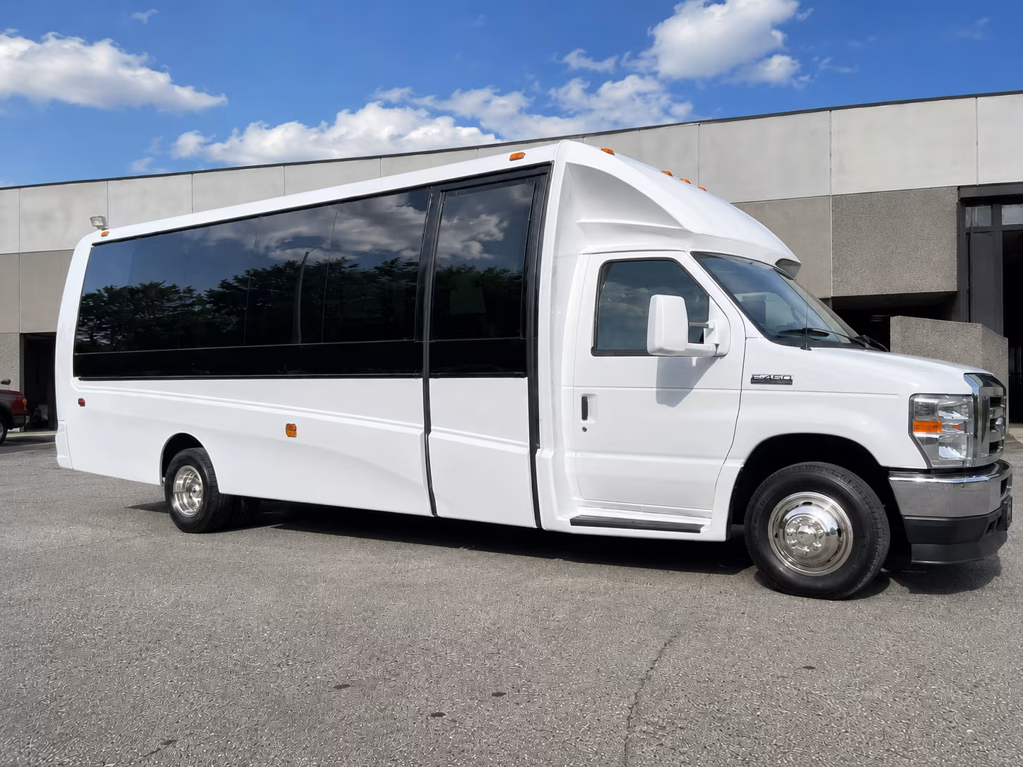 southeastern massachusetts wine tours from framingham are easy with a bus
